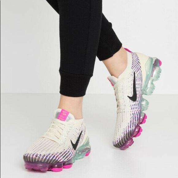 Nike Shoes - 🌸 Nike AIR Vapormax Flyknit 3 Sneakers Shoes